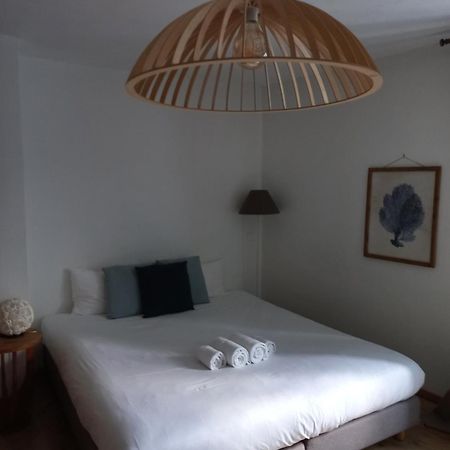 ディナン Le Poisson Ivre Bed & Breakfast エクステリア 写真
