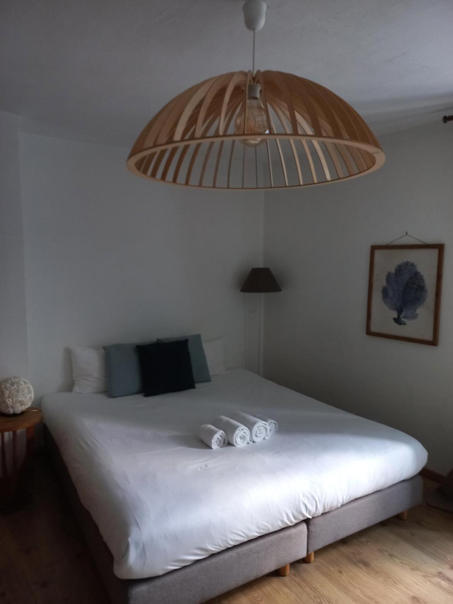 ディナン Le Poisson Ivre Bed & Breakfast エクステリア 写真