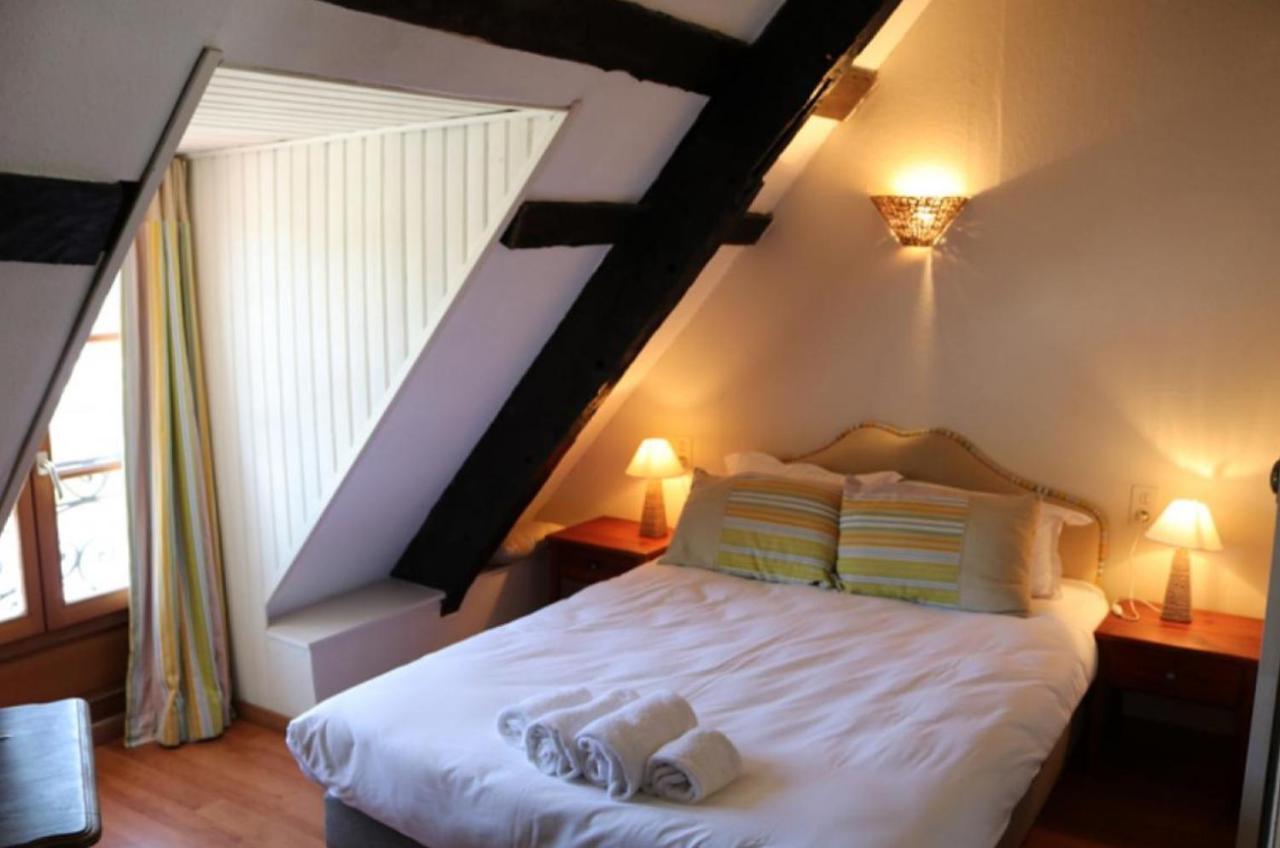 ディナン Le Poisson Ivre Bed & Breakfast エクステリア 写真