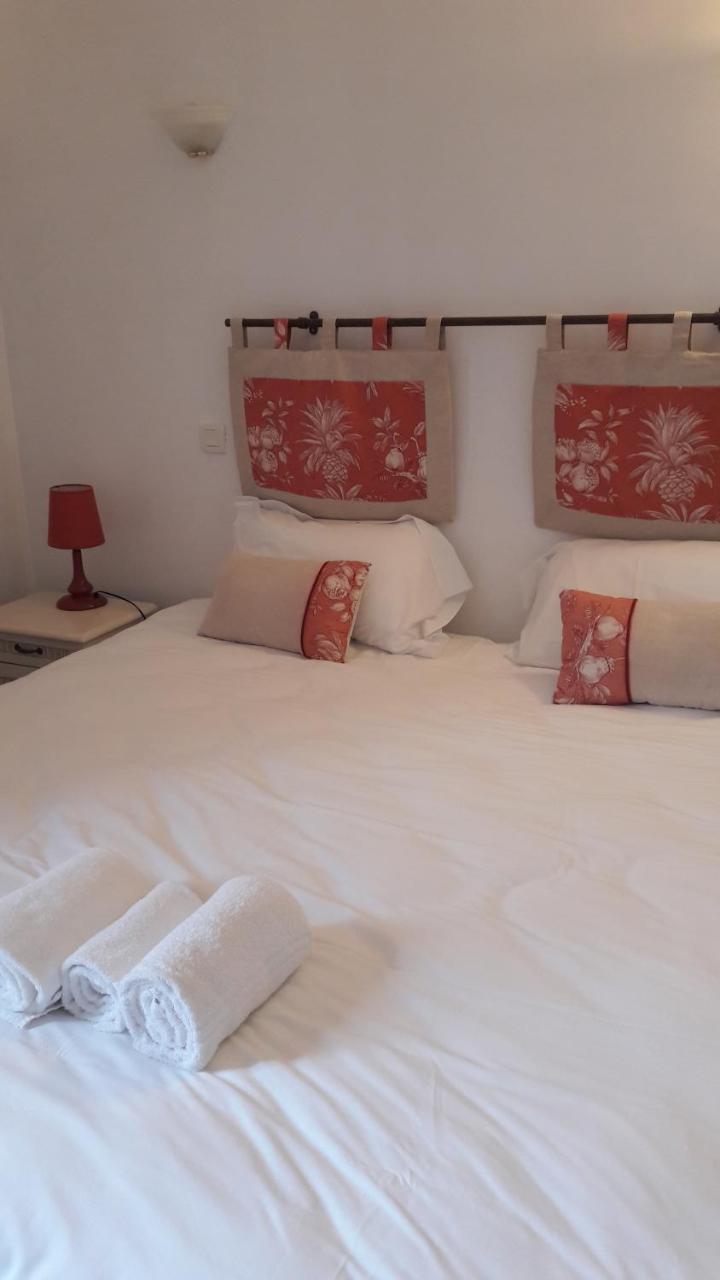 ディナン Le Poisson Ivre Bed & Breakfast エクステリア 写真