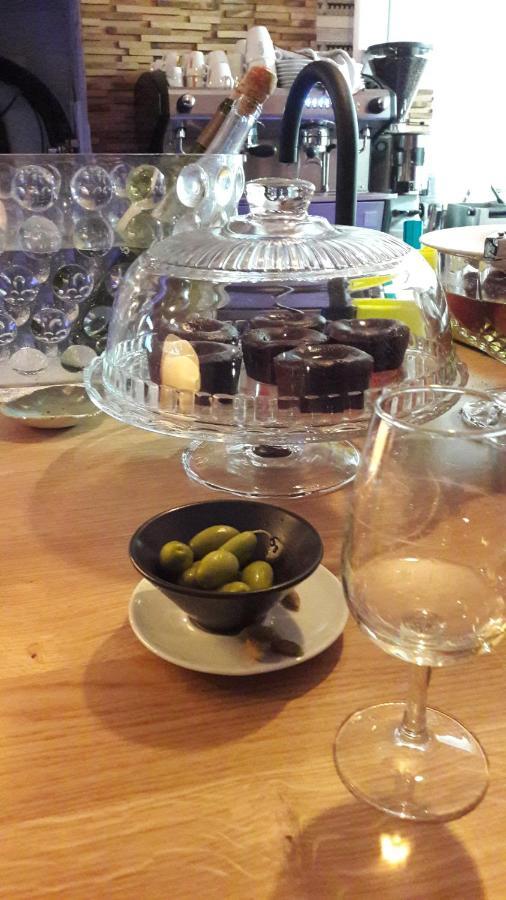 ディナン Le Poisson Ivre Bed & Breakfast エクステリア 写真