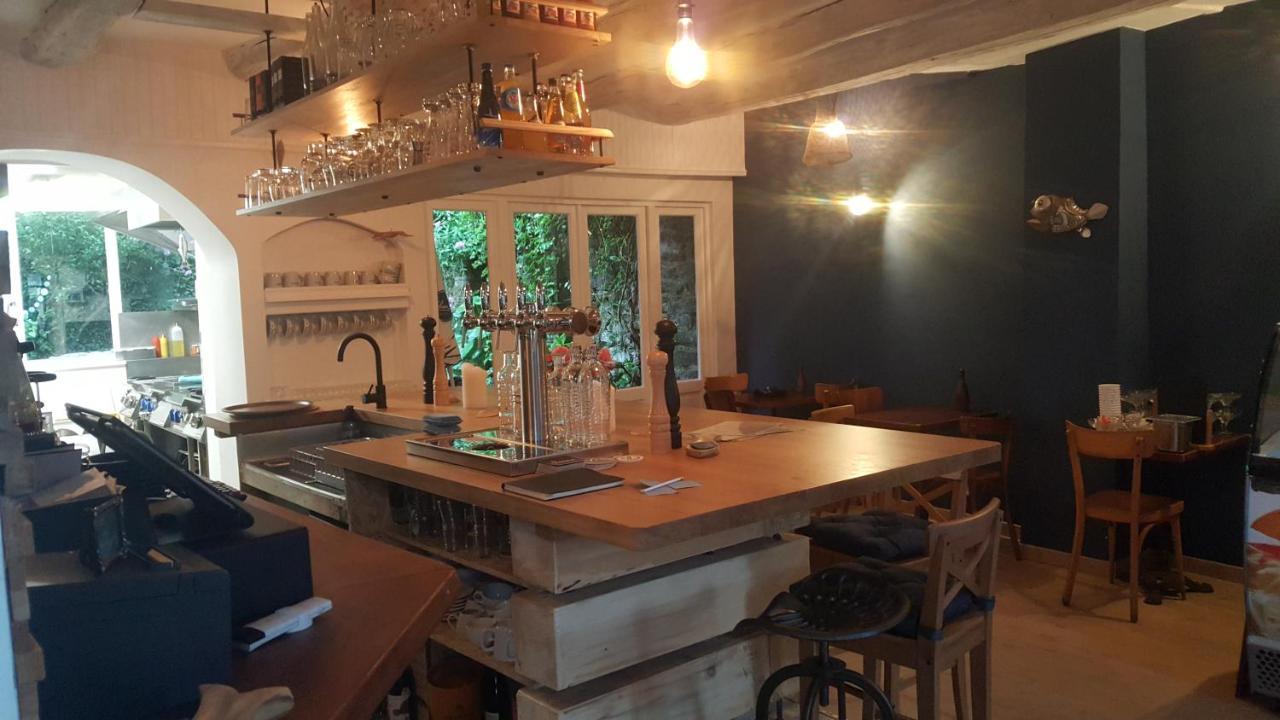 ディナン Le Poisson Ivre Bed & Breakfast エクステリア 写真